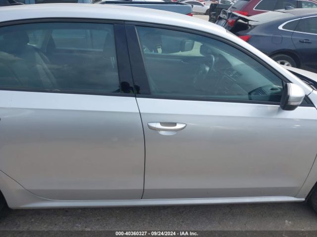 1VWAT7A37FC002104 Volkswagen Passat 1.8t Wolfsburg Edition