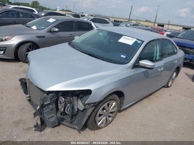 1VWAT7A37FC002104 Volkswagen Passat 1.8t Wolfsburg Edition