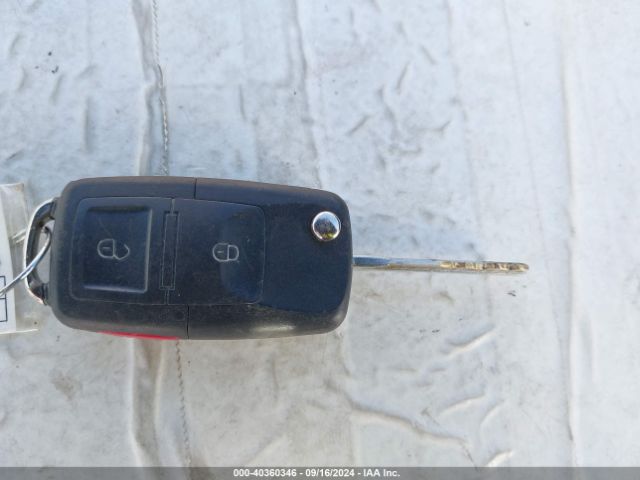 JTDKDTB35E1571734 Toyota Prius C Two