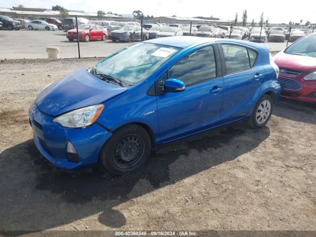 JTDKDTB35E1571734 Toyota Prius C Two