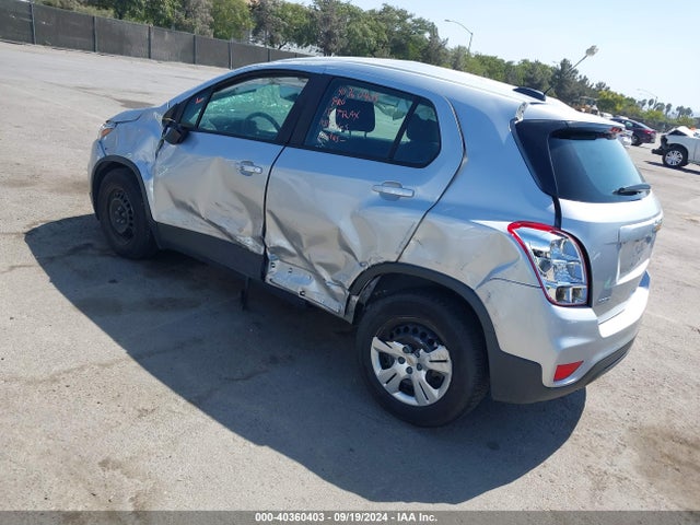 Chevrolet TRAX LS 2018 KL7CJKSB3JB545276 Image 3