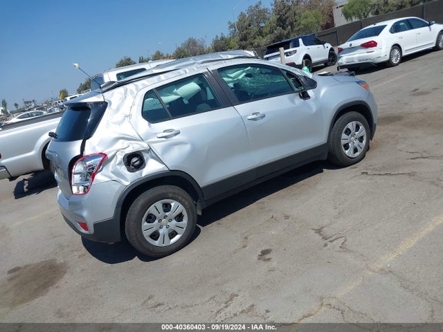 Chevrolet TRAX LS 2018 KL7CJKSB3JB545276 Image 4