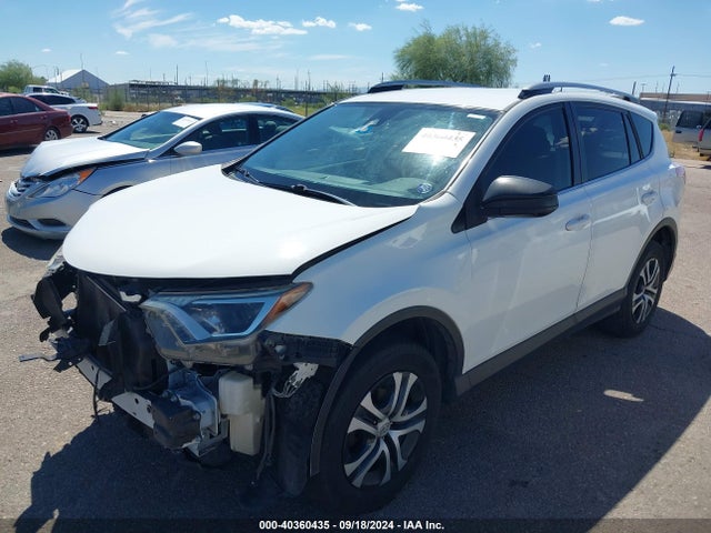 Toyota RAV4 LE 2018 JTMZFREV9JJ153969 Image 2