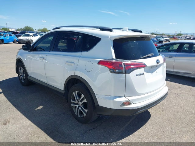 Toyota RAV4 LE 2018 JTMZFREV9JJ153969 Image 3