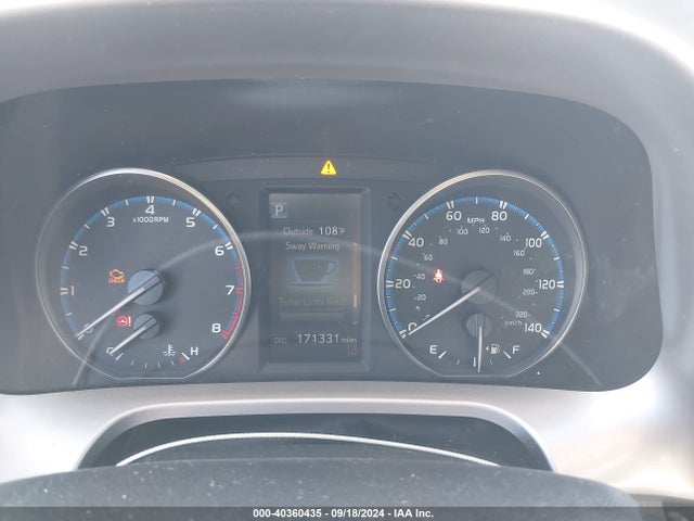 Toyota RAV4 LE 2018 JTMZFREV9JJ153969 Image 7