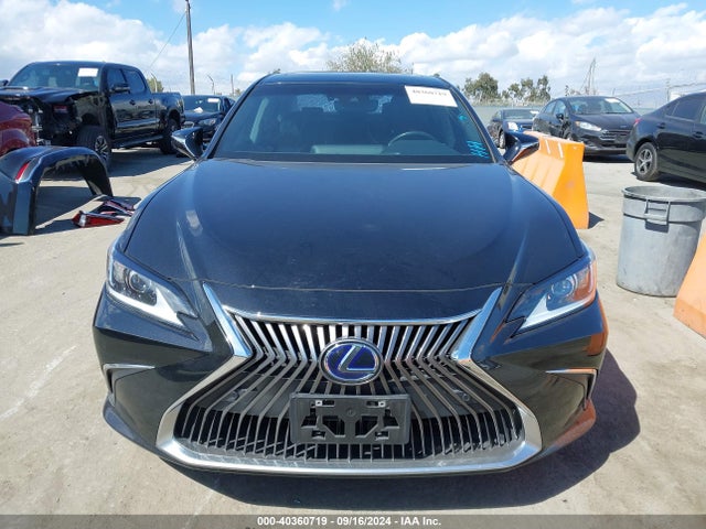 Lexus ES 300H 2021 58ADA1C12MU009682 Image 13
