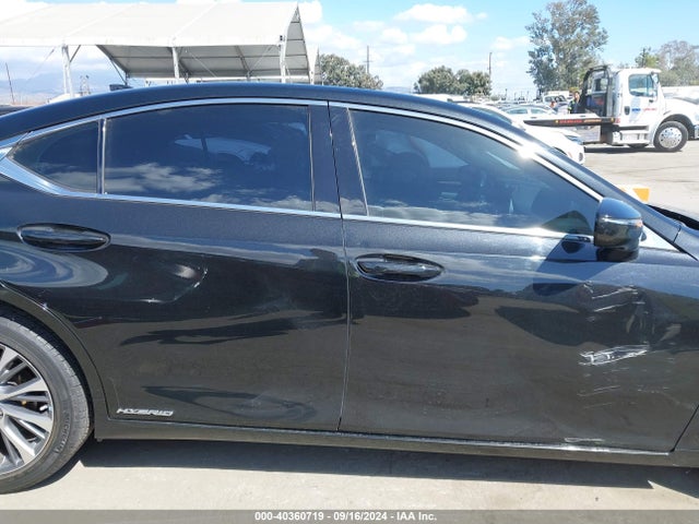 Lexus ES 300H 2021 58ADA1C12MU009682 Image 14