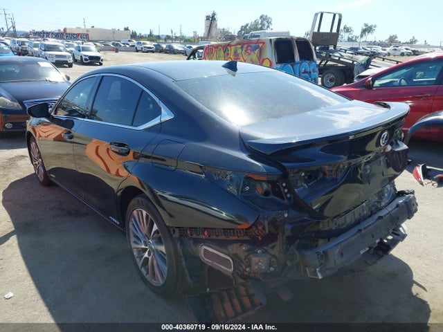 Lexus ES 300H 2021 58ADA1C12MU009682 Image 3