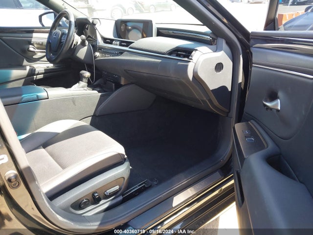 Lexus ES 300H 2021 58ADA1C12MU009682 Image 5