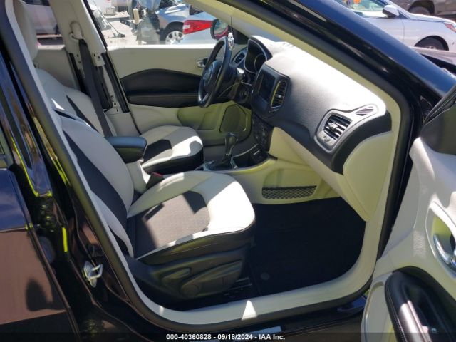 3C4NJCBB9KT655301 Jeep Compass Sun And Wheel Fwd