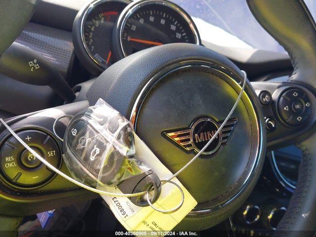 2021 MINI HARDTOP WMWXU7C06M2N41374 Photo 10