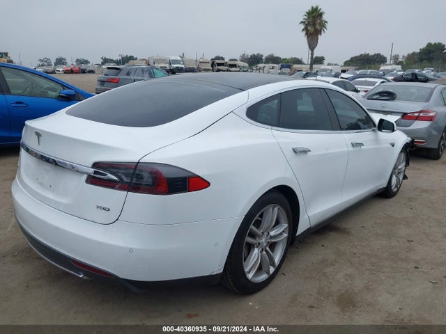 2016 TESLA MODEL S 5YJSA1E21GF130192 Photo 3