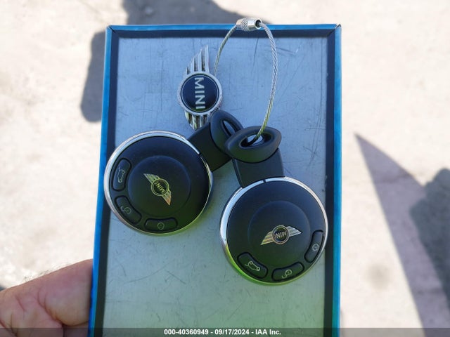 2012 MINI COOPER WMWSU3C50CT256032 Photo 10