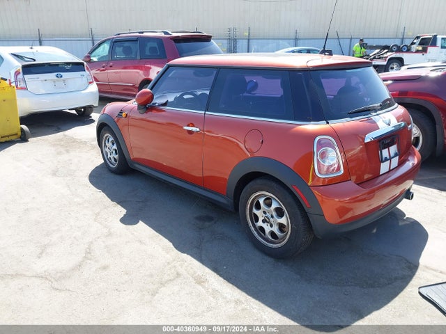 2012 MINI COOPER WMWSU3C50CT256032 Photo 2