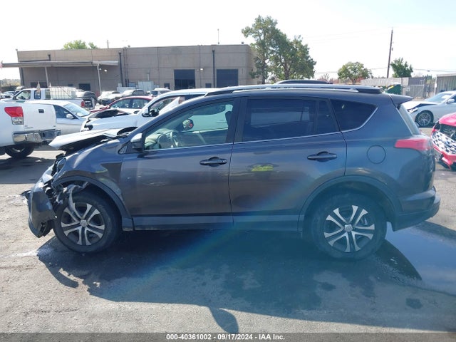 Toyota RAV4 LE 2018 JTMZFREV1JJ165680 Image 14