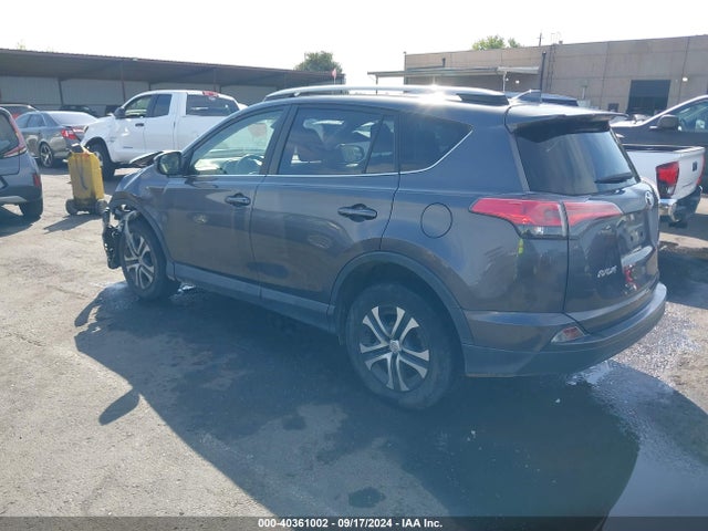 Toyota RAV4 LE 2018 JTMZFREV1JJ165680 Image 3