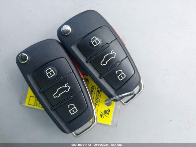 WA1FCCFS7HR017553 Audi Q3 2.0t Premium