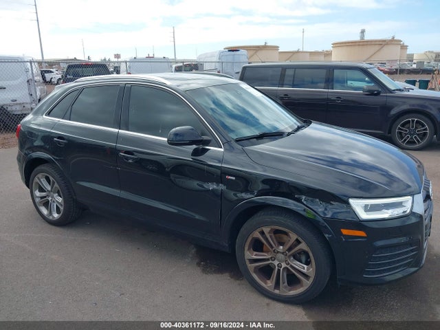 WA1FCCFS7HR017553 Audi Q3 2.0t Premium