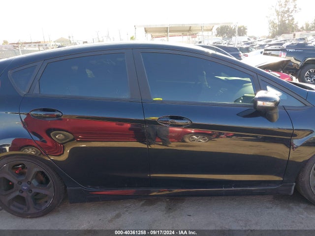 Ford FIESTA ST 2019 3FADP4GX4KM118484 Image 13