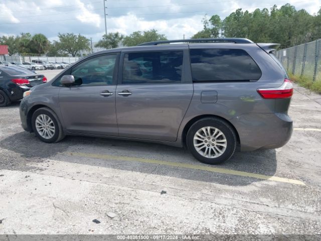 5TDYK3DC8FS621852 Toyota Sienna Xle Premium 8 Passenger