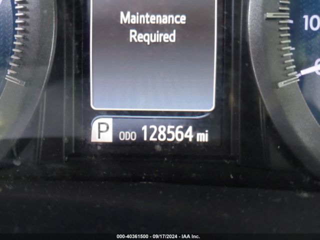 5TDYK3DC8FS621852 Toyota Sienna Xle Premium 8 Passenger
