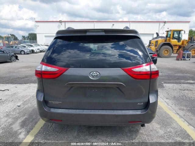 5TDYK3DC8FS621852 Toyota Sienna Xle Premium 8 Passenger