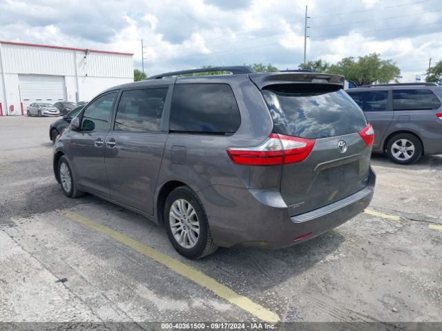 5TDYK3DC8FS621852 Toyota Sienna Xle Premium 8 Passenger