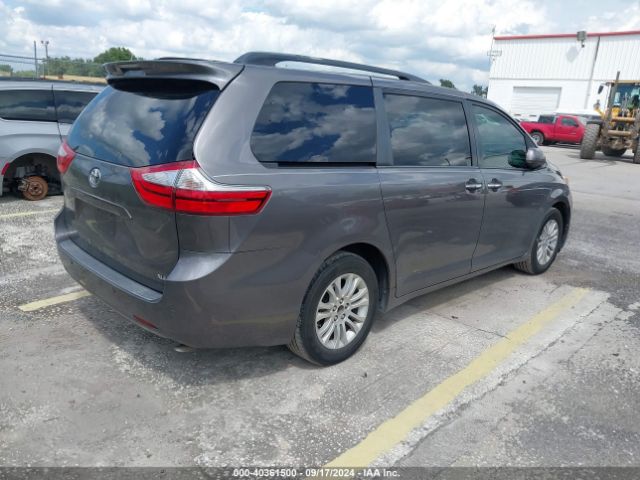 5TDYK3DC8FS621852 Toyota Sienna Xle Premium 8 Passenger