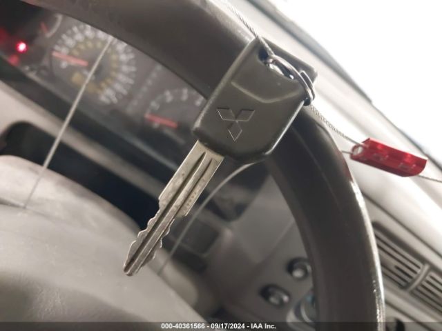 2000 MITSUBISHI MONTERO SPORT JA4MT31H4YP806130 Photo 10