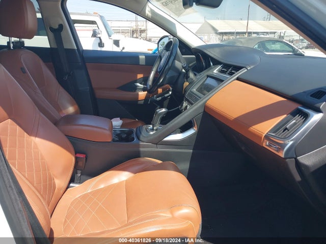 2019 JAGUAR E-PACE SADFP2FX4K1Z37876 Photo 4