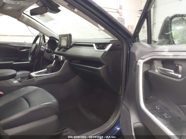 2T3A1RFV6KW073235 Toyota Rav4 Xle Premium