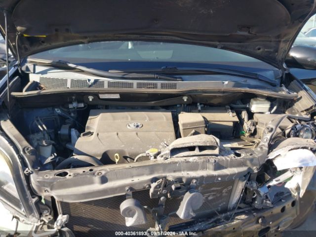 5TDXK3DC8FS668147 Toyota Sienna Se 8 Passenger