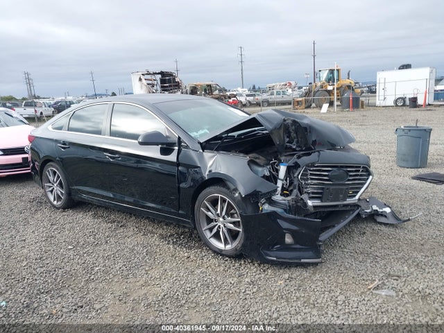 Hyundai SONATA SE 2018 5NPE24AF8JH623882 Image 1