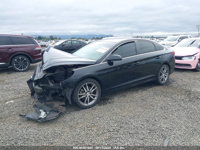 Hyundai SONATA SE 2018 5NPE24AF8JH623882 Image 2