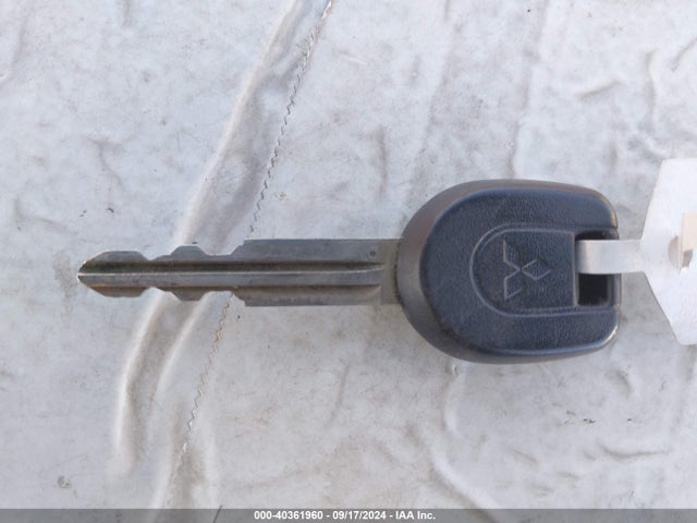 2004 MITSUBISHI MONTERO JA4MW51S74J010497 Photo 10