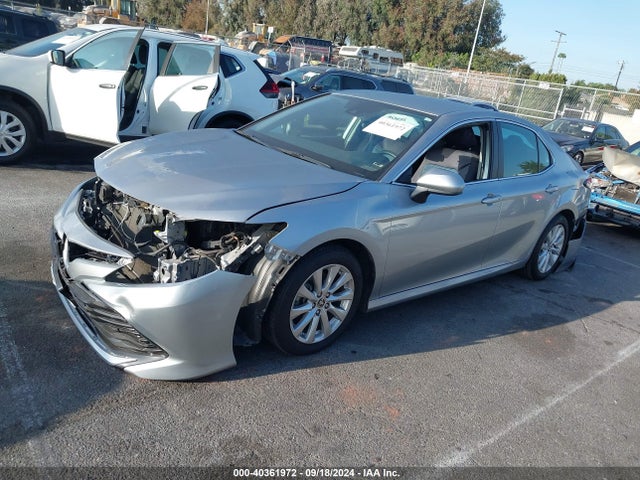Toyota CAMRY LE 2020 4T1C11AK2LU363067 Image 2