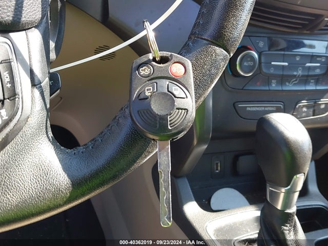 Ford ESCAPE SE 2017 1FMCU9G90HUD68060 Image 11