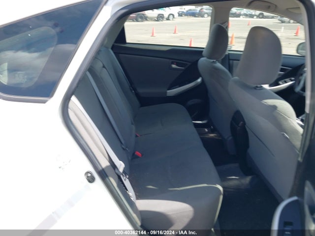 Toyota Prius Two 2014 JTDKN3DU3E1811589 Image 8