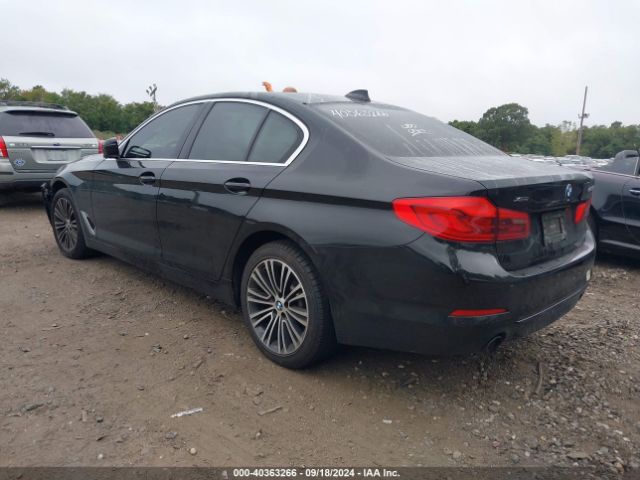 2019 BMW 530I WBAJA7C50KG912653 Photo 2