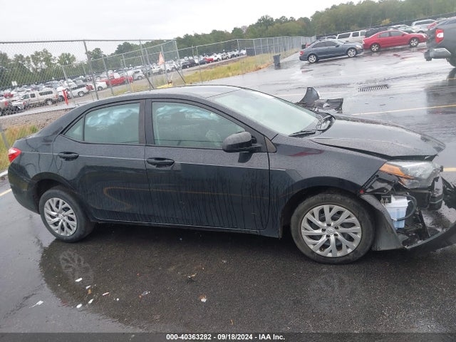 Toyota COROLLA LE 2018 2T1BURHE7JC123187 Image 13