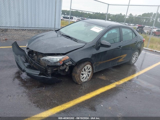 Toyota COROLLA LE 2018 2T1BURHE7JC123187 Image 2