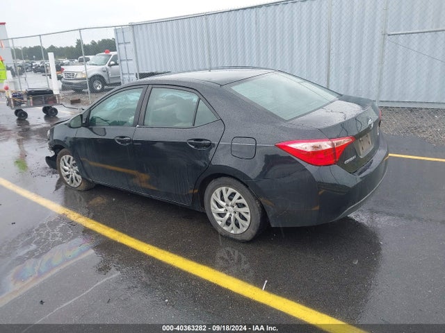 Toyota COROLLA LE 2018 2T1BURHE7JC123187 Image 3