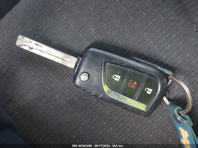 Toyota C-HR XLE 2018 JTNKHMBX4J1002134 Image 11