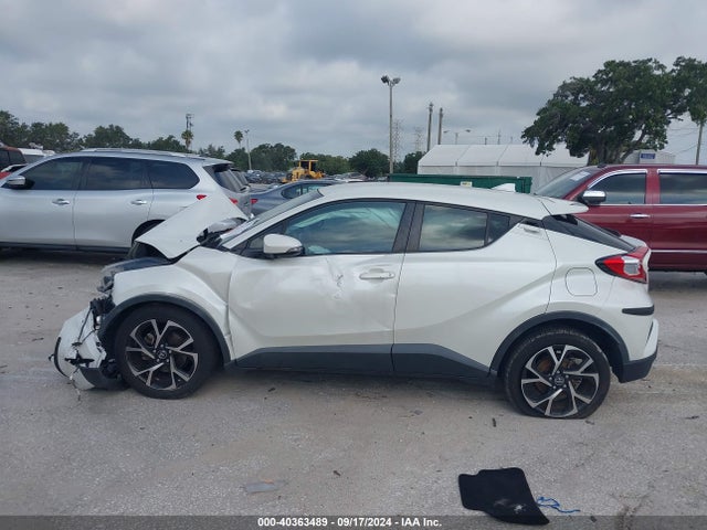 Toyota C-HR XLE 2018 JTNKHMBX4J1002134 Image 14