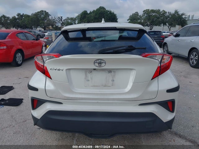 Toyota C-HR XLE 2018 JTNKHMBX4J1002134 Image 16