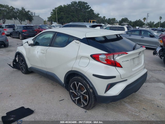 Toyota C-HR XLE 2018 JTNKHMBX4J1002134 Image 3