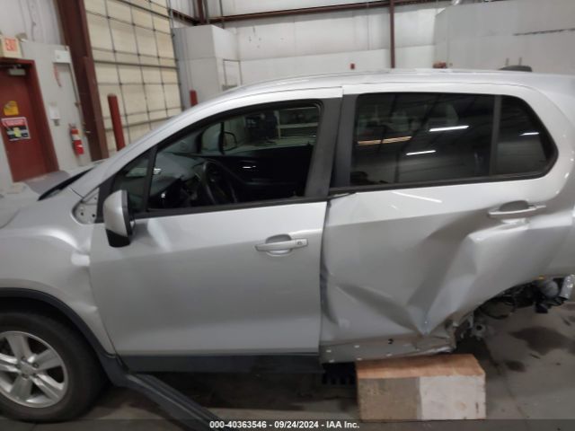 KL7CJNSB4JB565148 Chevrolet TRAX LS