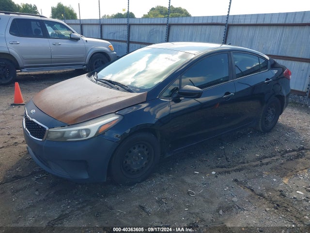 KIA FORTE LX 2017 3KPFK4A75HE070586 Image 2