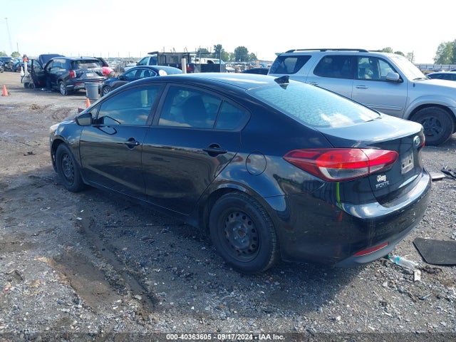 KIA FORTE LX 2017 3KPFK4A75HE070586 Image 3