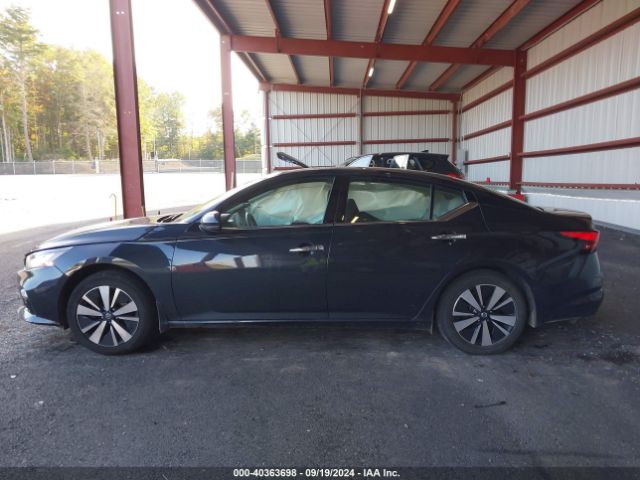 1N4BL4DW9LN323627 Nissan Altima Sv Intelligent Awd